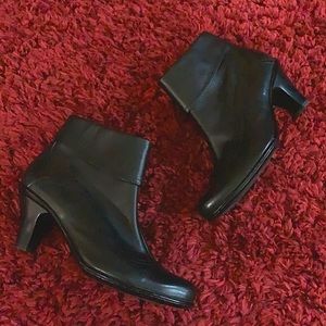 Sofft Leather Black Ankle Boots women’s size 7.5